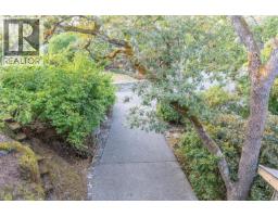 3574 Mcinnis Rise, Saanich, BC V8P5M7 Photo 44