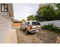 1207 41 Avenue N, Lethbridge, AB T1H6B3 Photo 21
