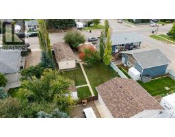 1207 41 Avenue N, Lethbridge, AB T1H6B3 Photo 6