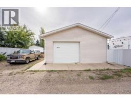 1207 41 Avenue N, Lethbridge, AB T1H6B3 Photo 23