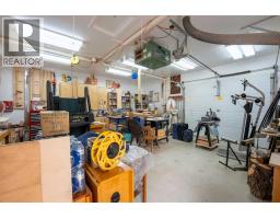 1207 41 Avenue N, Lethbridge, AB T1H6B3 Photo 24