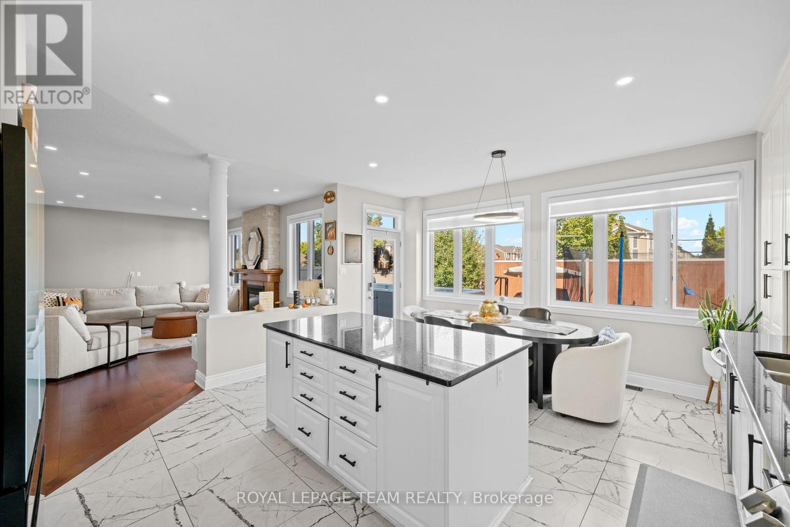 732 LAKEBREEZE CIRCLE - Image 17