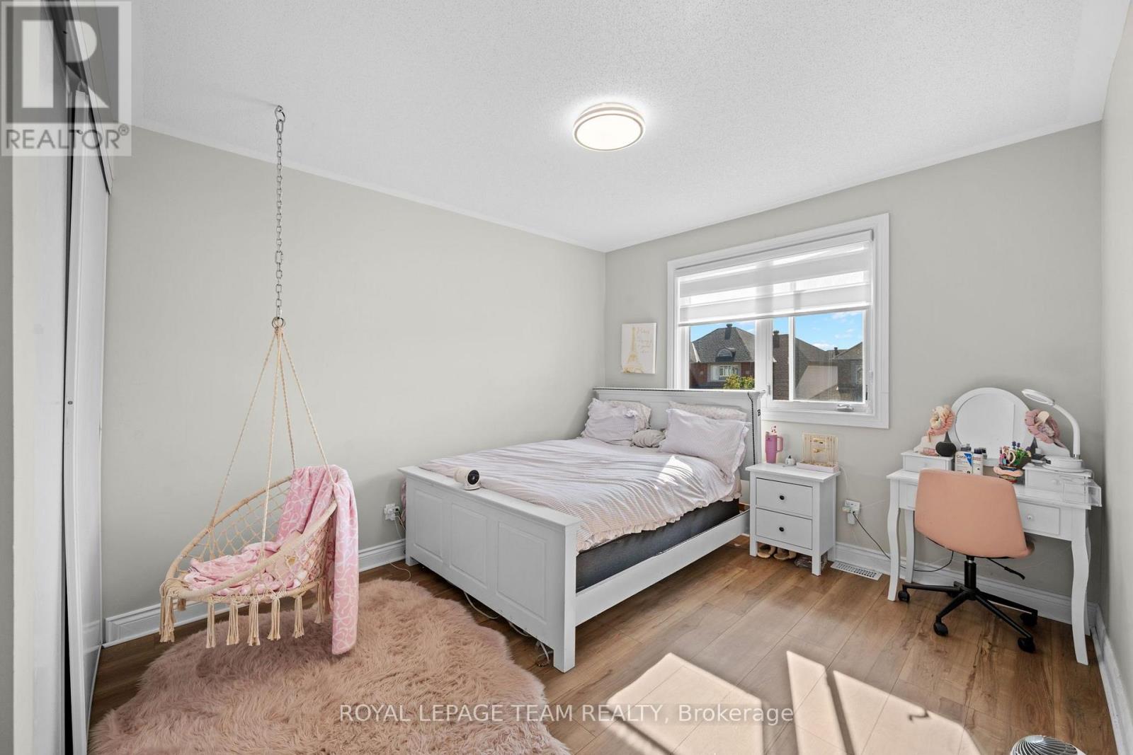 732 LAKEBREEZE CIRCLE - Image 28