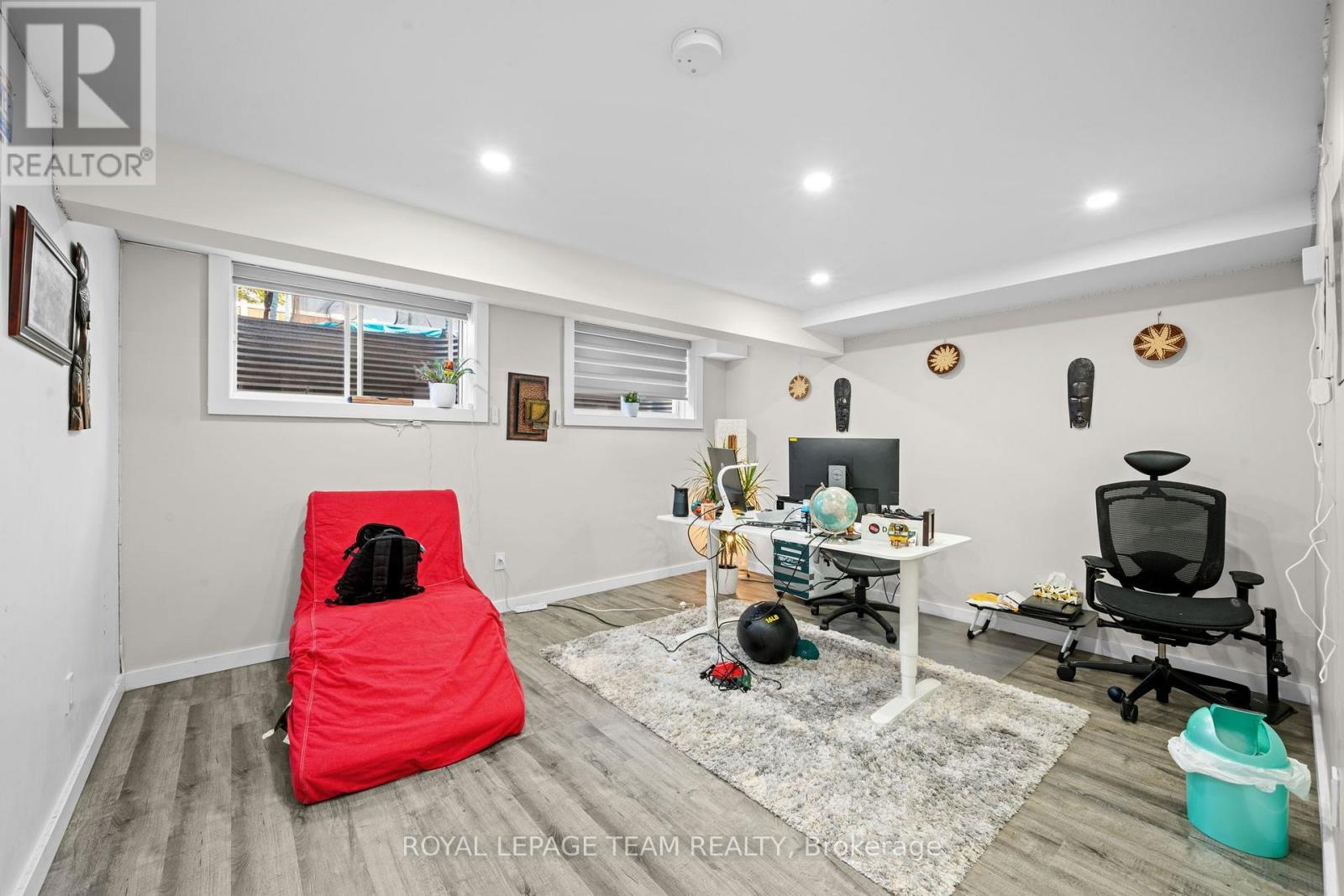 732 LAKEBREEZE CIRCLE - Image 34