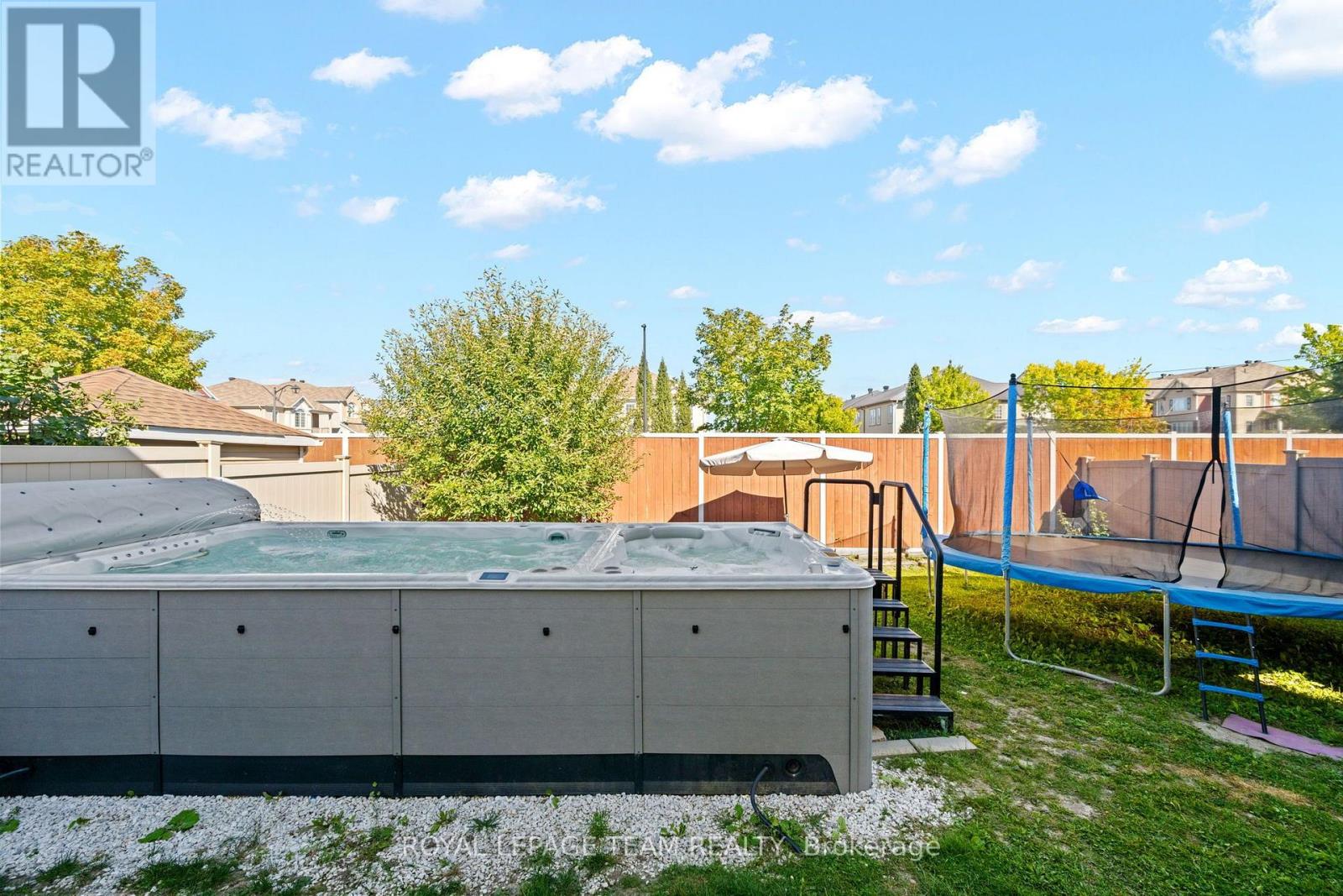 732 LAKEBREEZE CIRCLE - Image 35