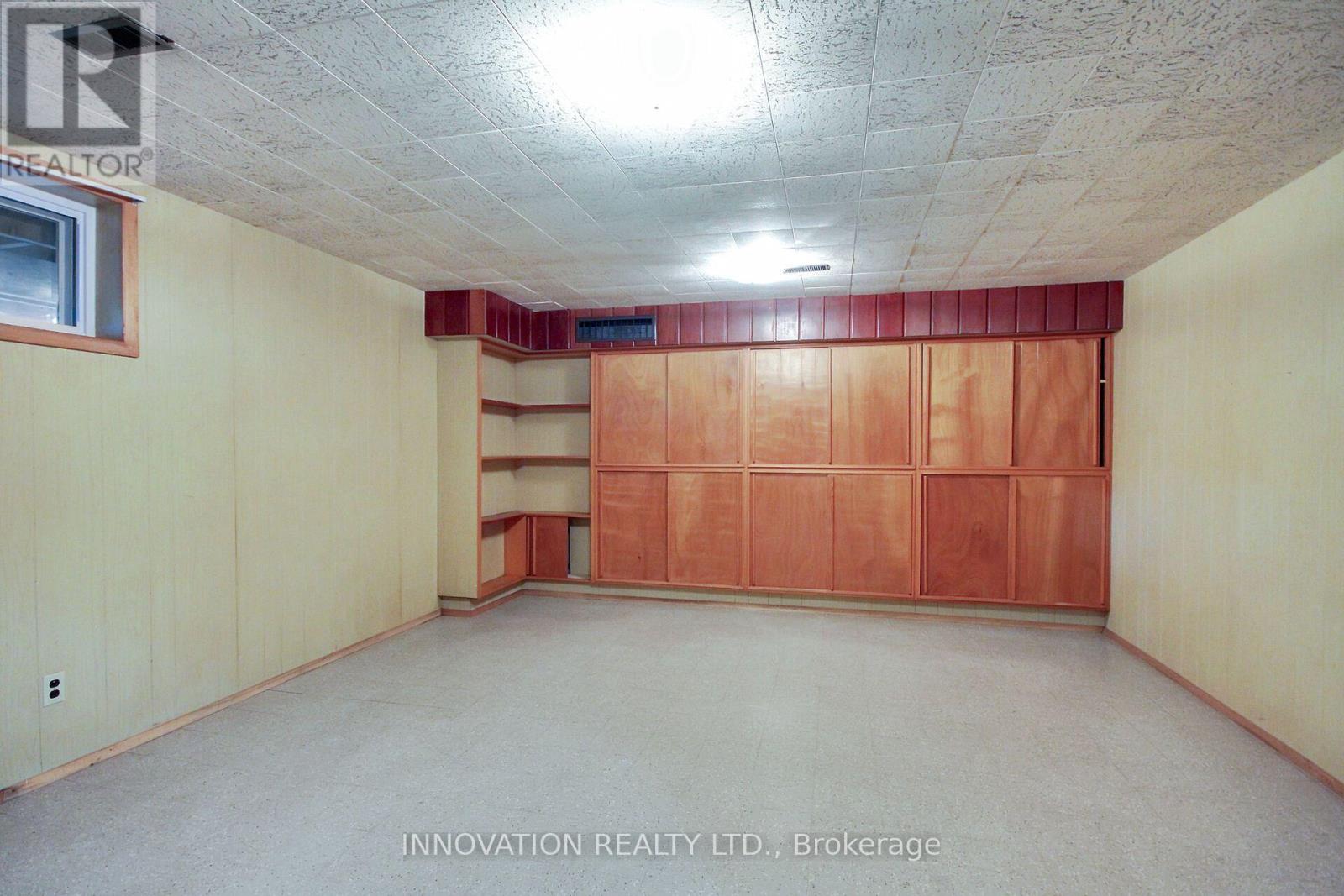 1136 CASTLE HILL CRESCENT - Image 34