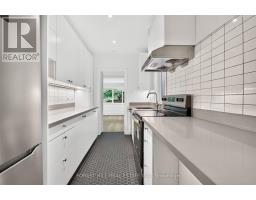 D - 30 Pinewood Avenue, Toronto, ON M6C2V1 Photo 8