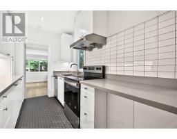 D - 30 Pinewood Avenue, Toronto, ON M6C2V1 Photo 9