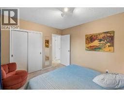 Bedroom - 1403 104 Avenue Sw, Calgary, AB T2W0A7 Photo 12