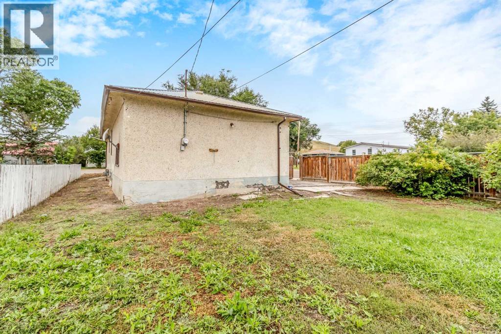 Listing photo – 439 Aberdeen Avenue, Carbon