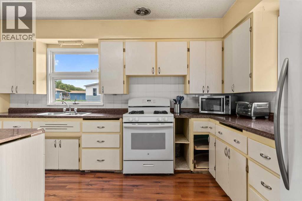 Listing photo – 439 Aberdeen Avenue, Carbon