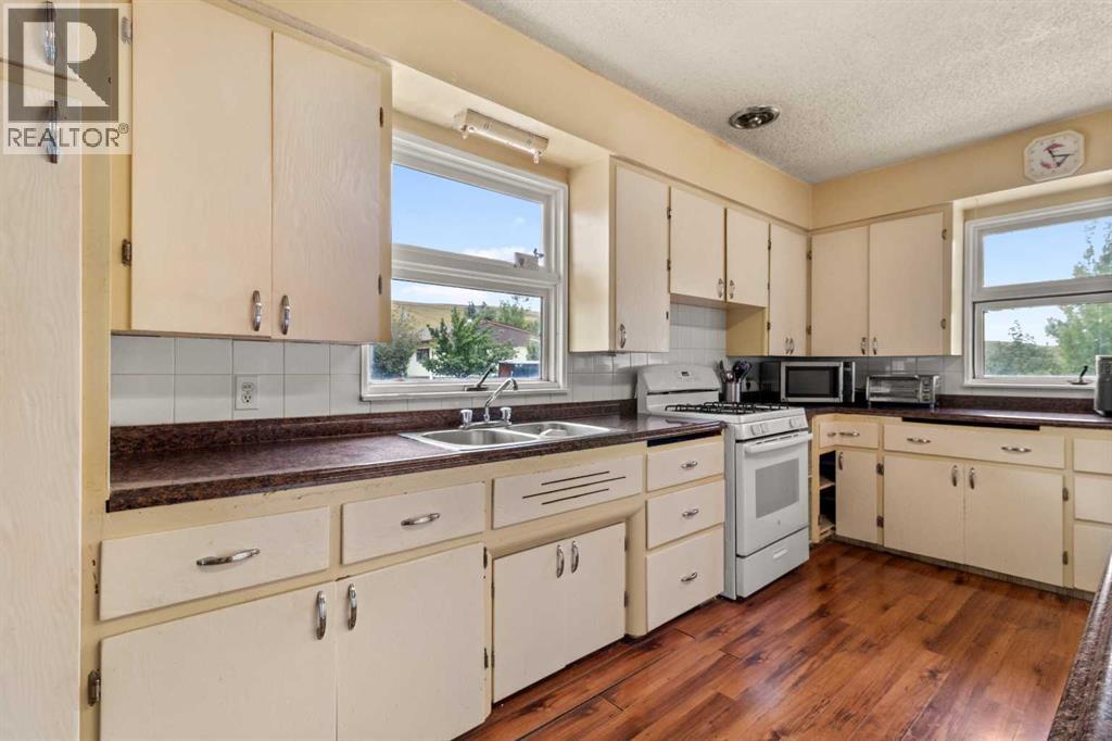 Listing photo – 439 Aberdeen Avenue, Carbon
