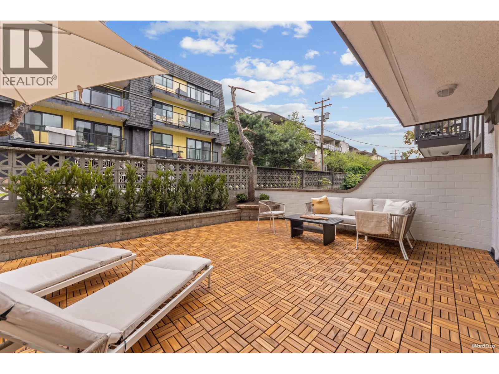 102 270 W 3RD STREET, North Vancouver