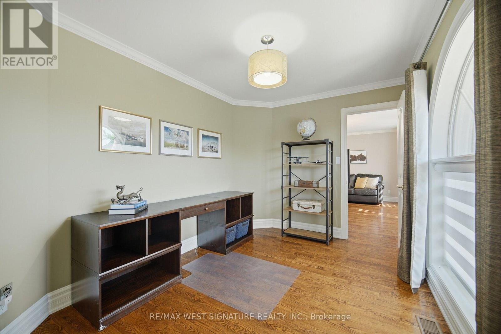 22 DI NARDO COURT - 22