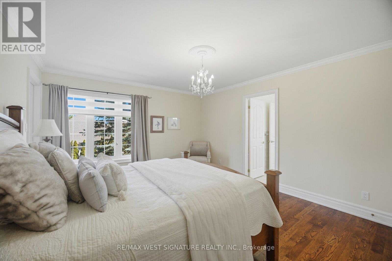22 DI NARDO COURT - 23