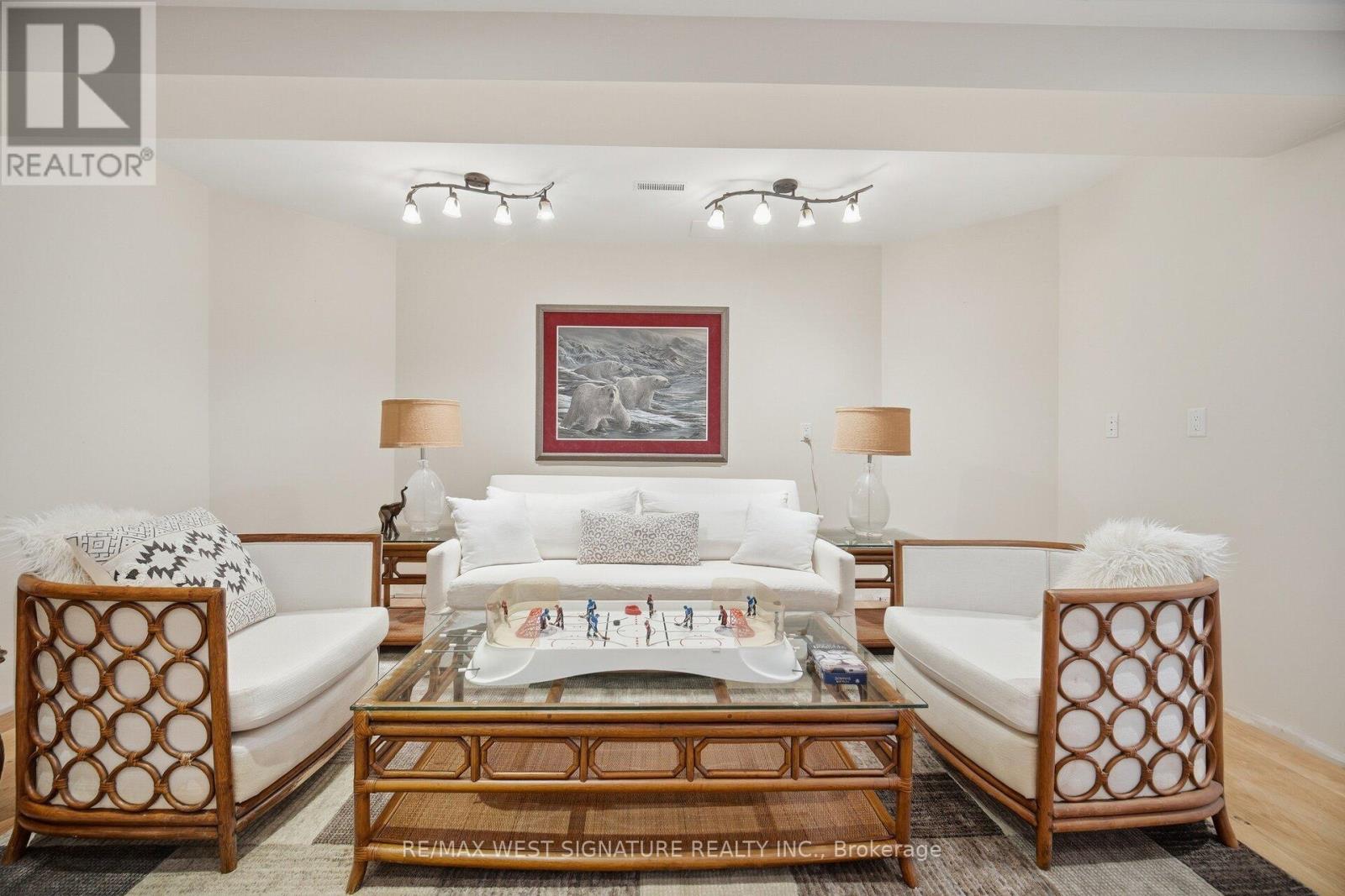 22 DI NARDO COURT - 28