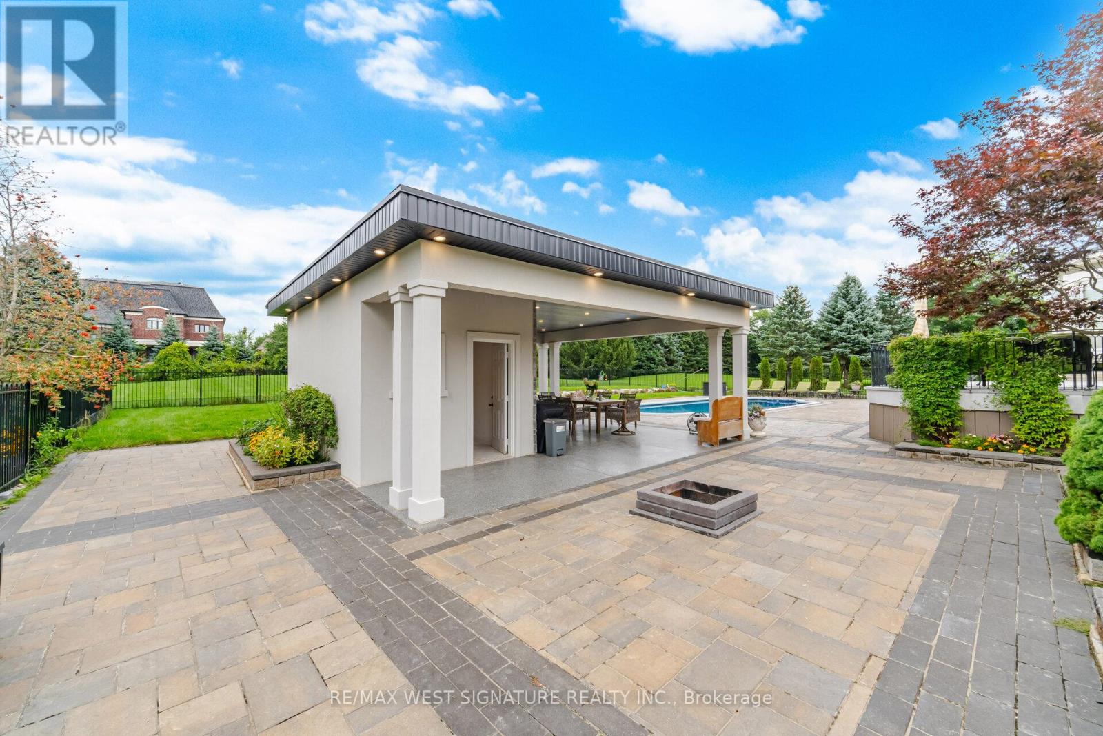 22 DI NARDO COURT - 38