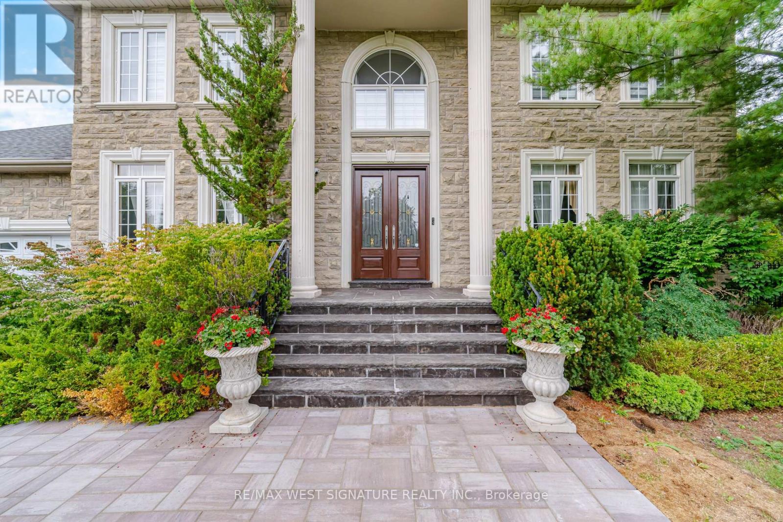 22 DI NARDO COURT, King (King City) — photo 4