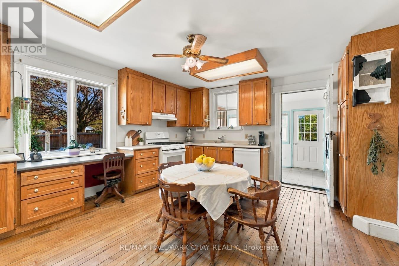 251 DUCKWORTH STREET - 9