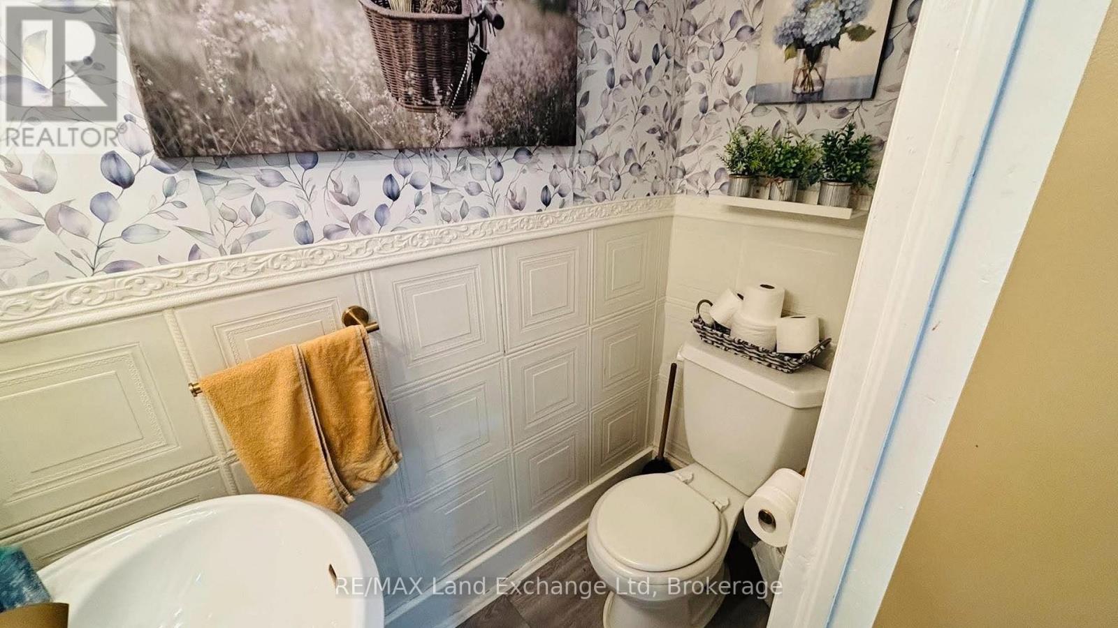 91 PATRICK STREET W - 13