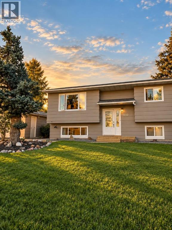 810 Almond Avenue, Beaverlodge, Alberta, T0H0C0