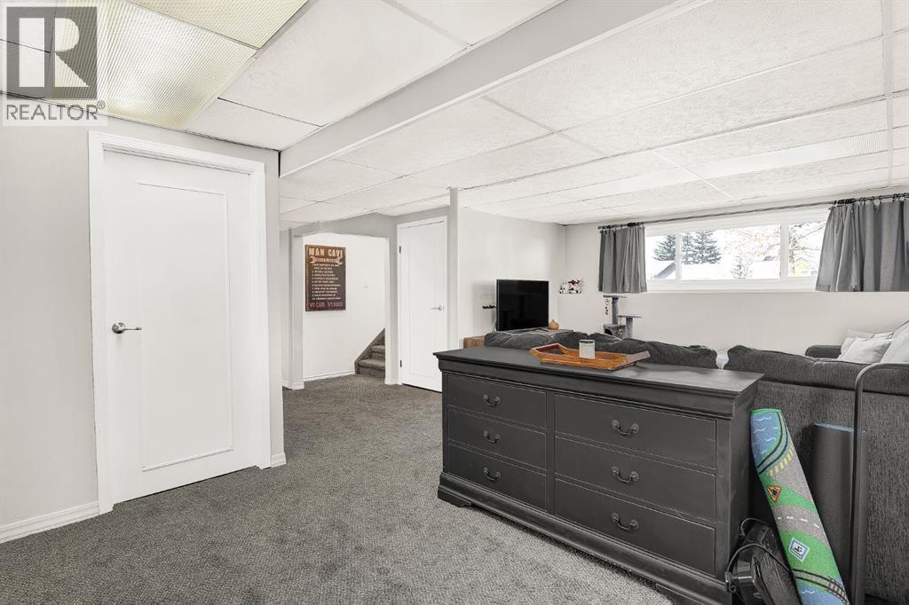 810 Almond Avenue - Image 24