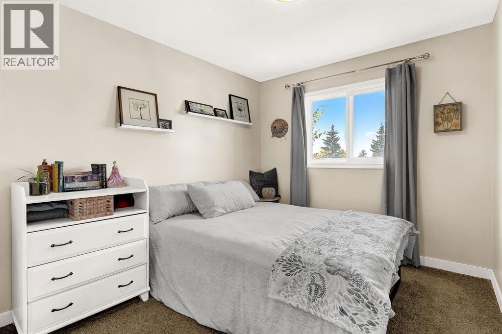 810 Almond Avenue - 17