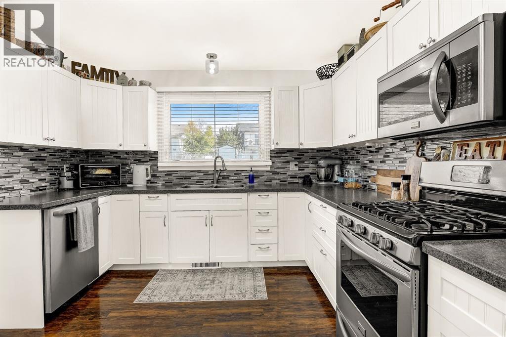 810 Almond Avenue - 3