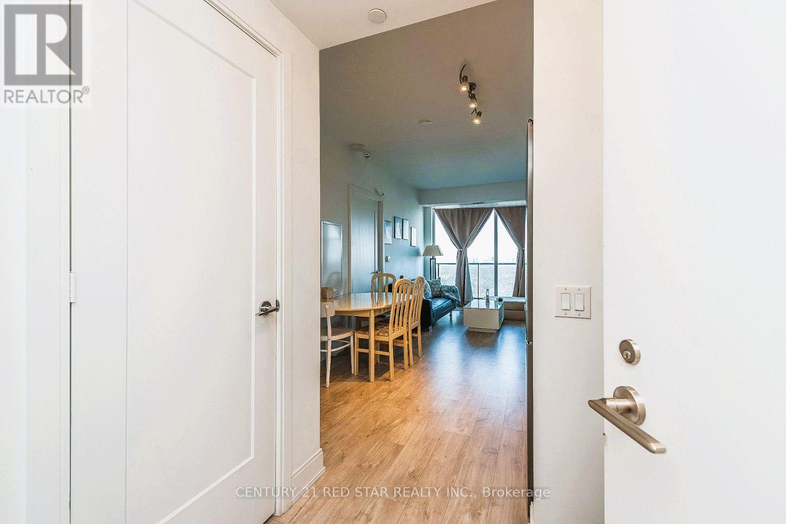 #4801 70 ANNIE CRAIG DRIVE - 5