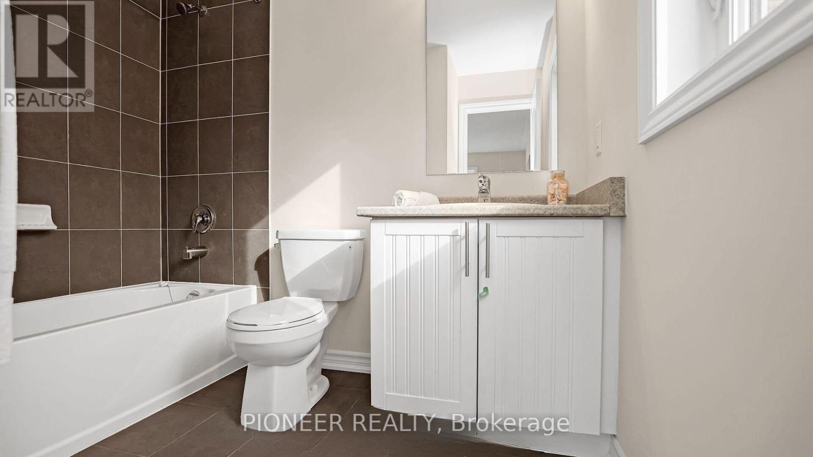 112 PALACE STREET - 38