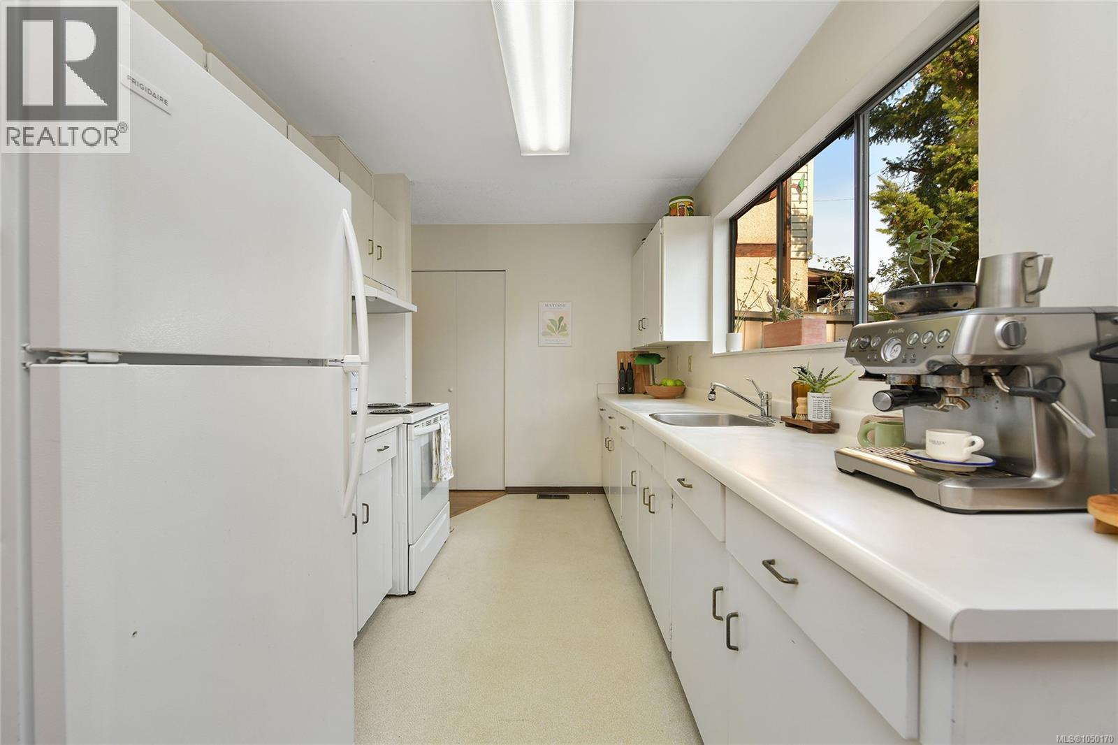  4039 Daffodil Place, Saanich