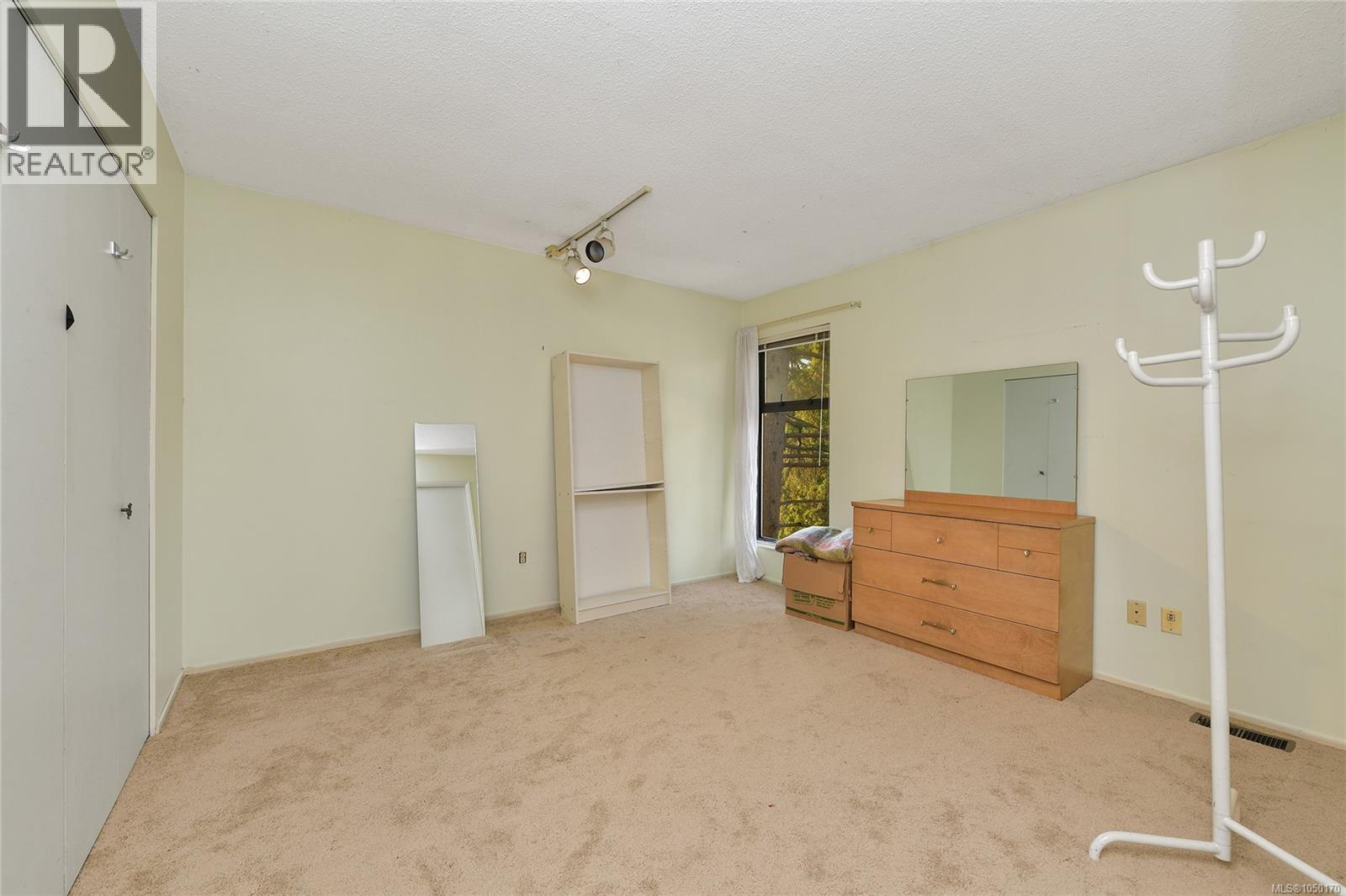  4039 Daffodil Place, Saanich