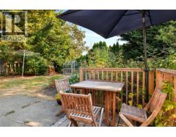 4039 Daffodil Pl, Saanich, BC V8Z6G1 Photo 23