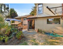 4039 Daffodil Pl, Saanich, BC V8Z6G1 Photo 30
