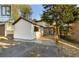 Patio - 4039 Daffodil Pl, Saanich, BC V8Z6G1 Photo 7