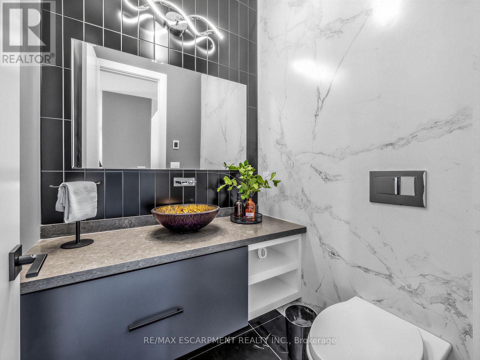 4143 CONCESSION RD 11 - 18