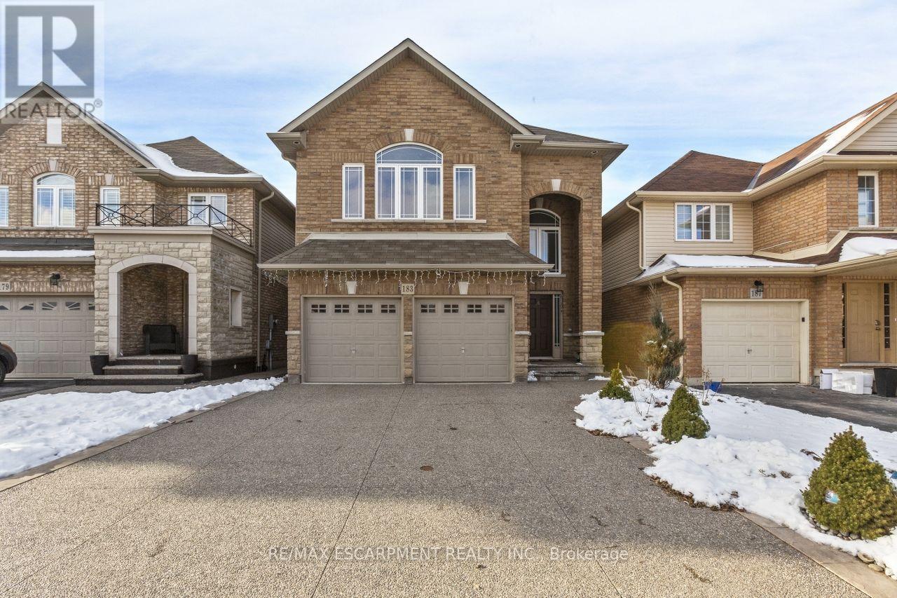 Photo of 183 Pelech Crescent