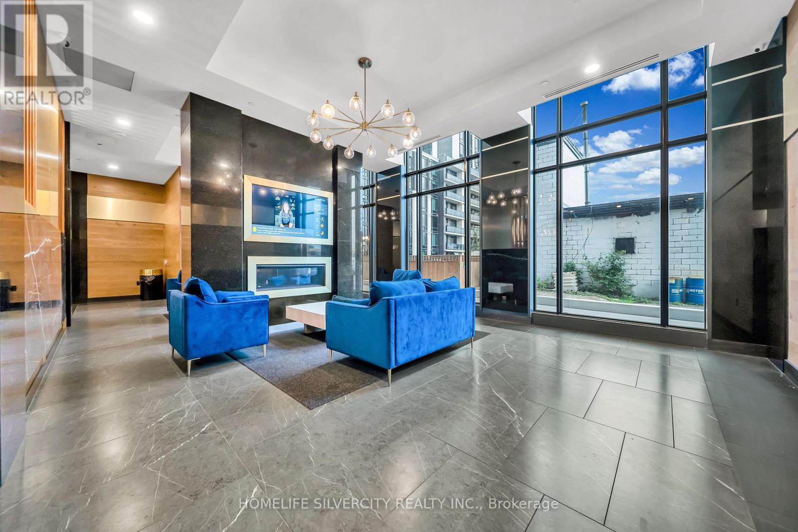 #601 145 COLUMBIA STREET - 11