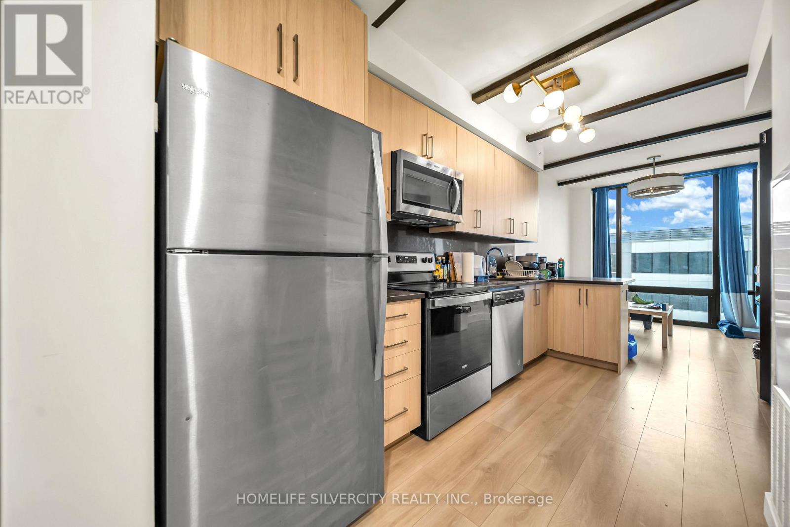 #601 145 COLUMBIA STREET - Image 19