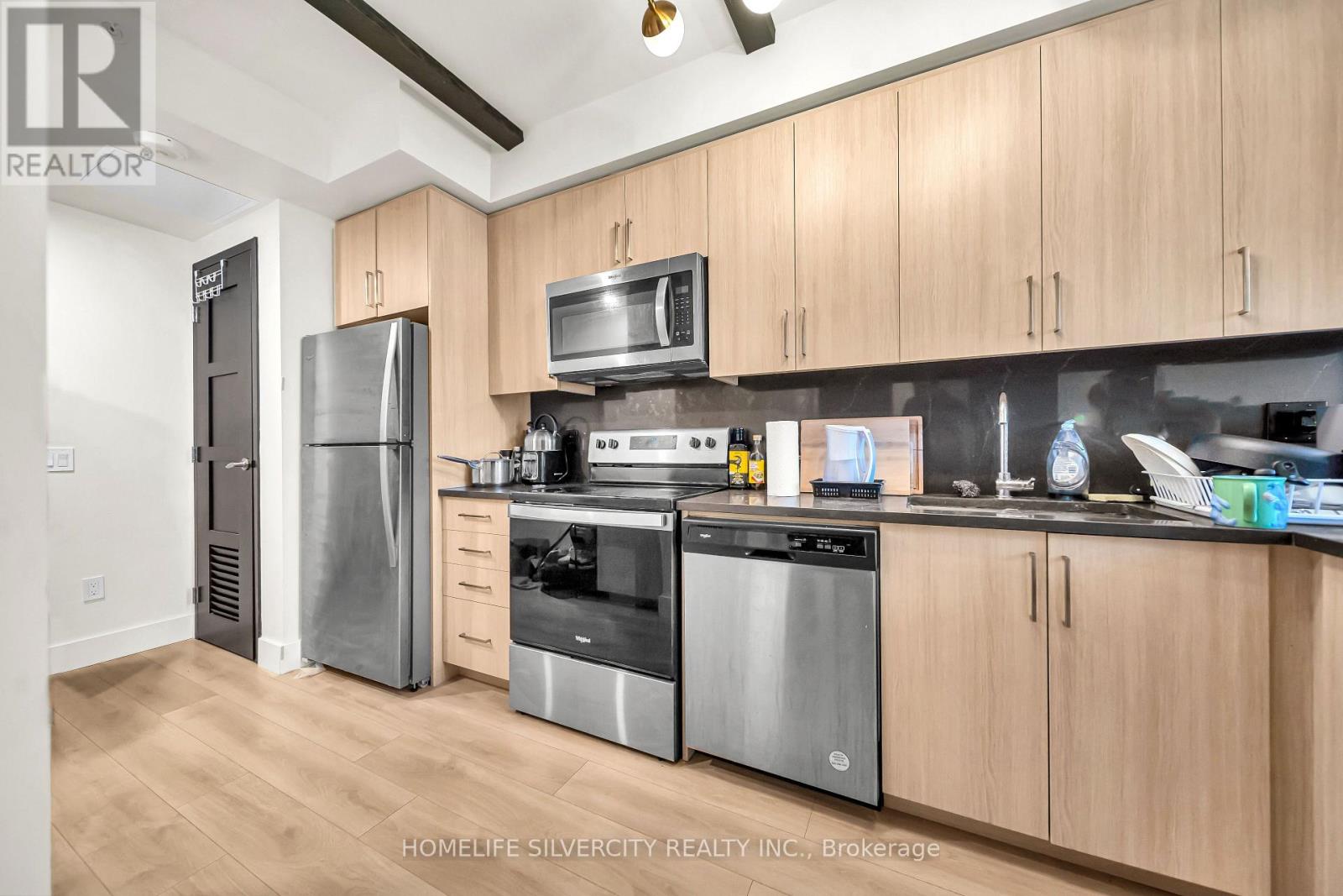 #601 145 COLUMBIA STREET - Image 20