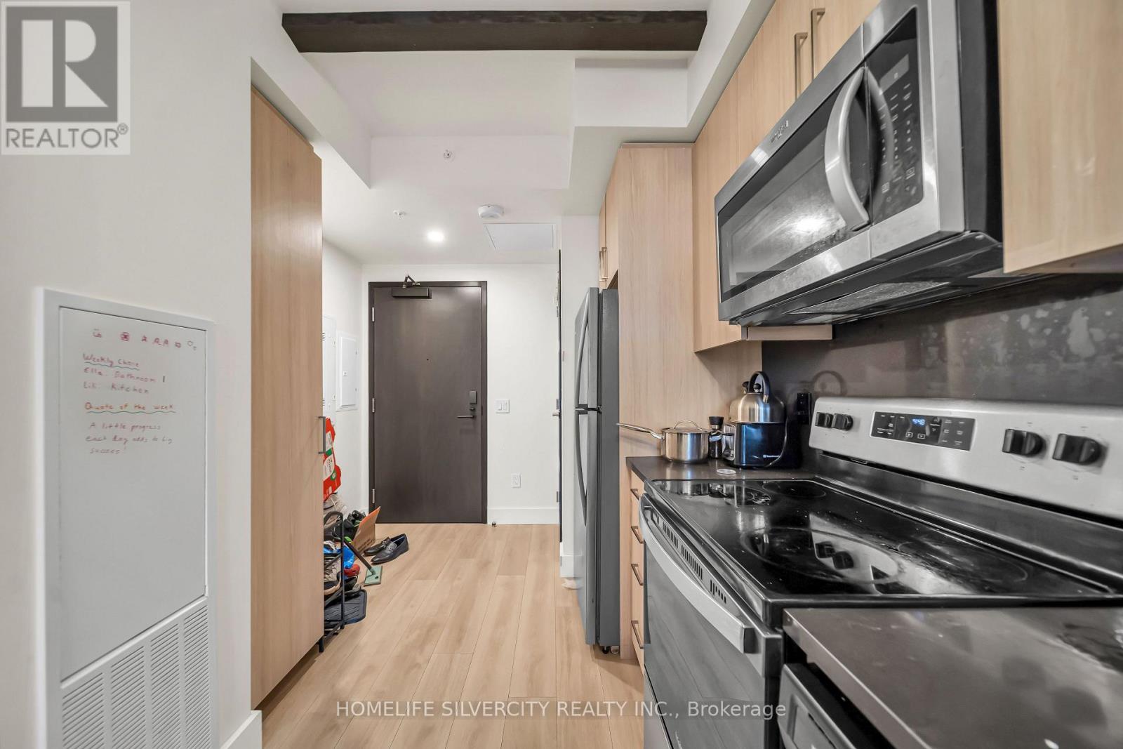 #601 145 COLUMBIA STREET - Image 22