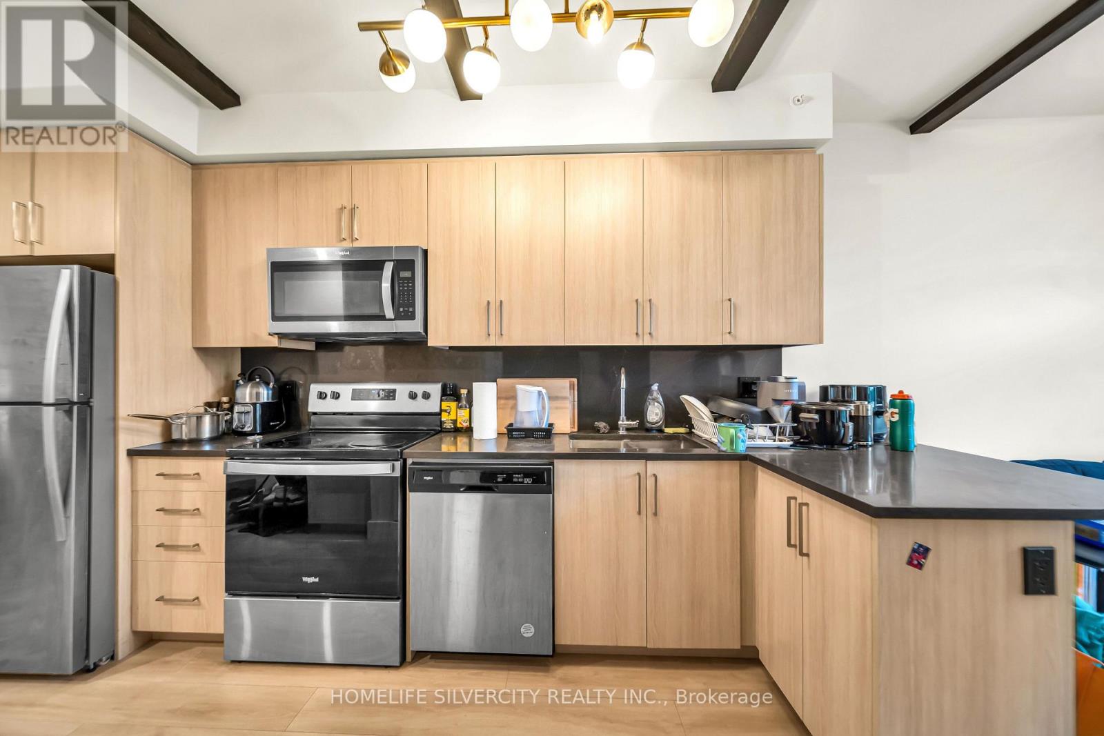 #601 145 COLUMBIA STREET - Image 23