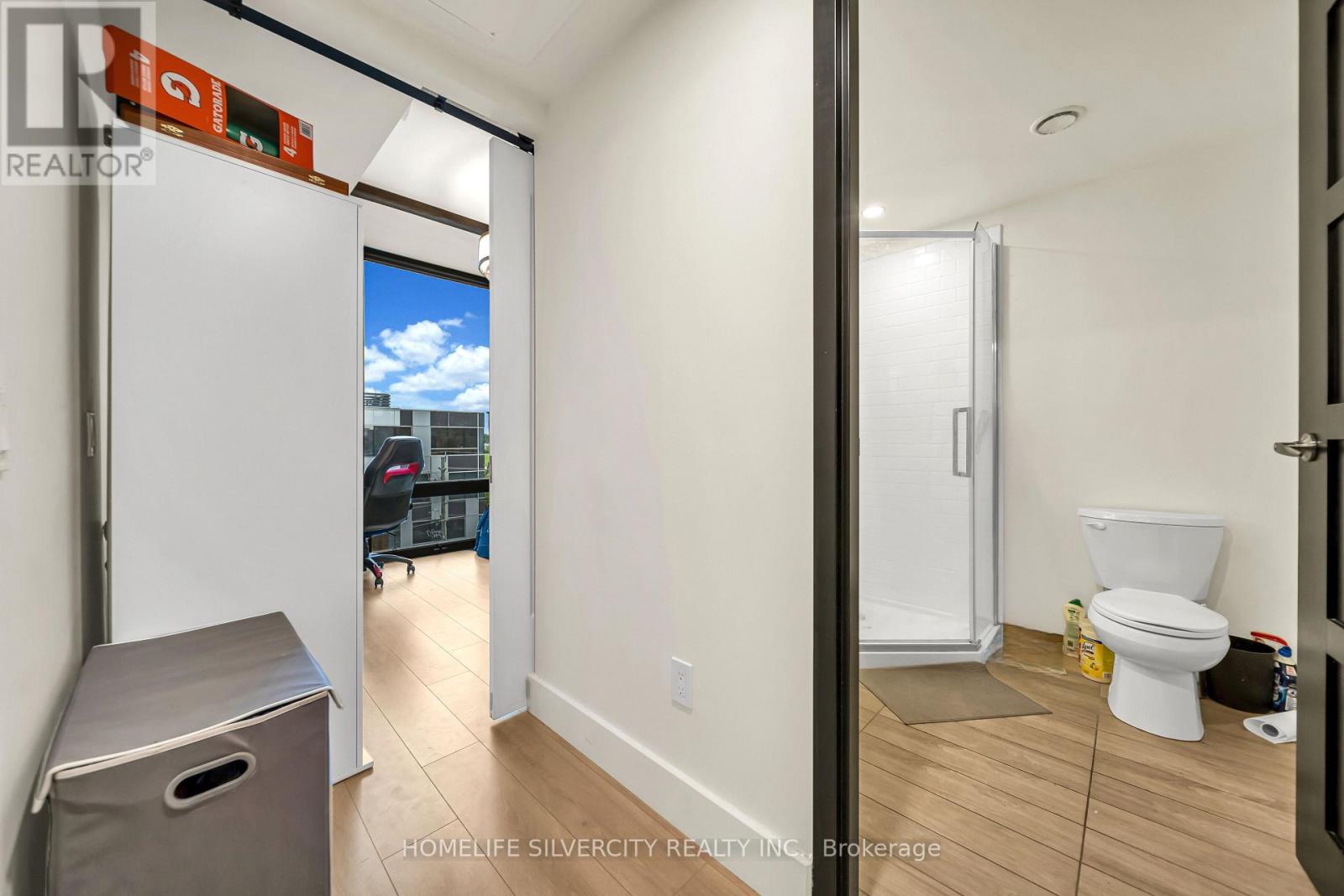 #601 145 COLUMBIA STREET - 33