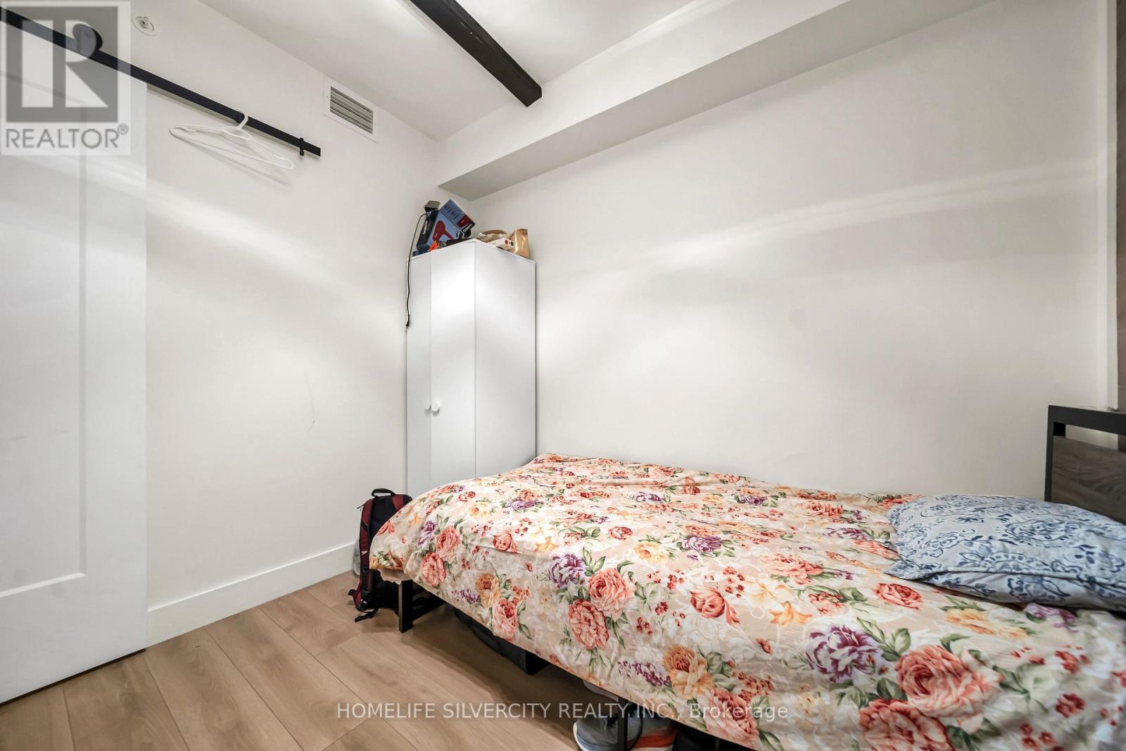 #601 145 COLUMBIA STREET - 34