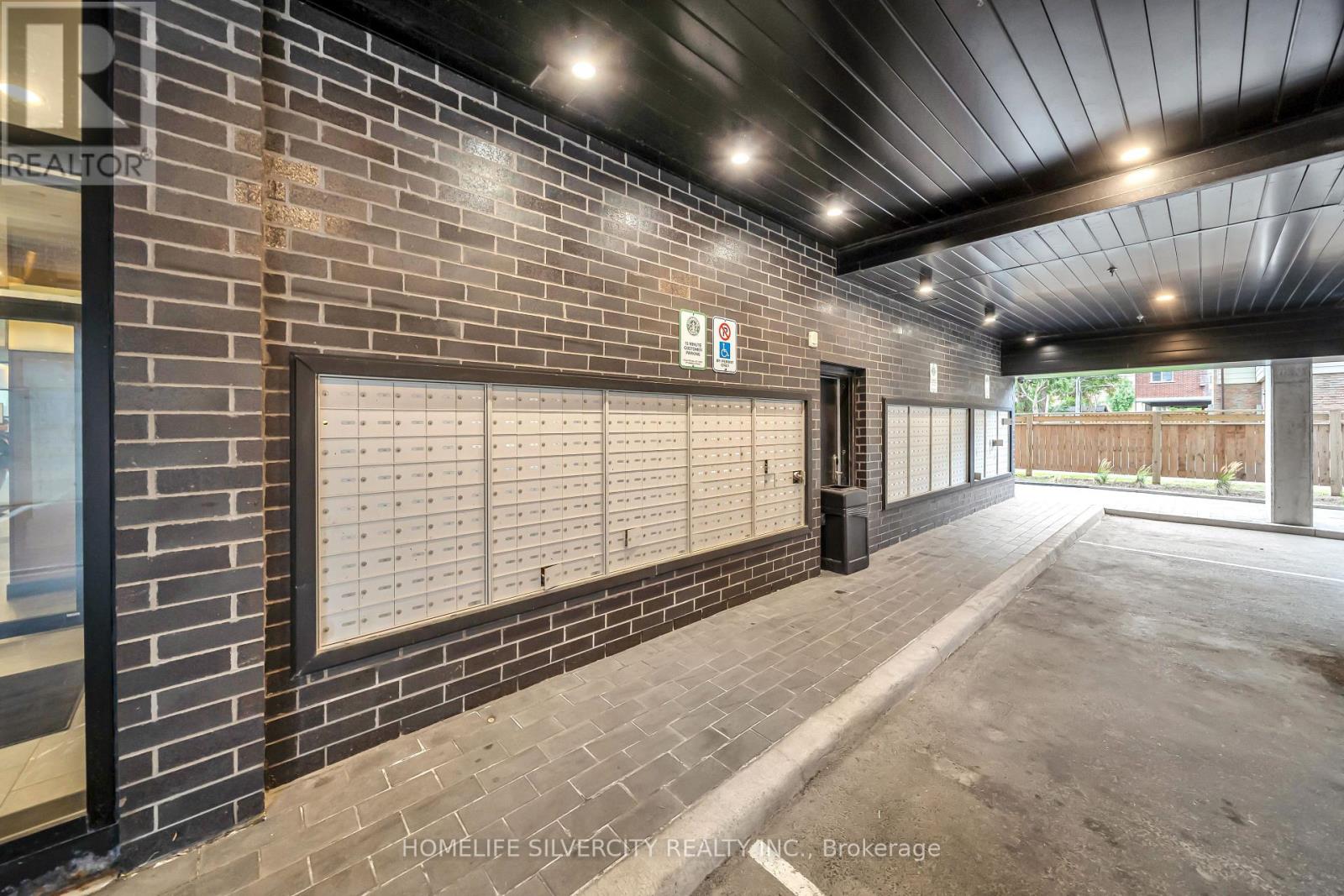 #601 145 COLUMBIA STREET - Image 40