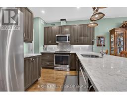 Kitchen - 32 Curtis Street, Prince Edward County, ON K0K2T0 Photo 9