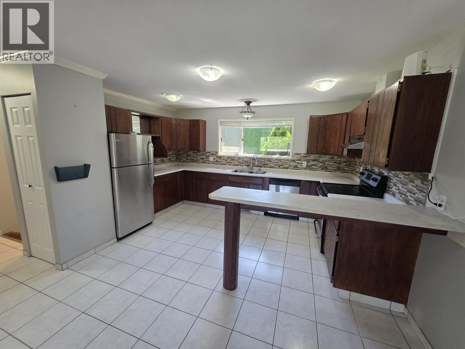 2421 KROYER STREET - 5