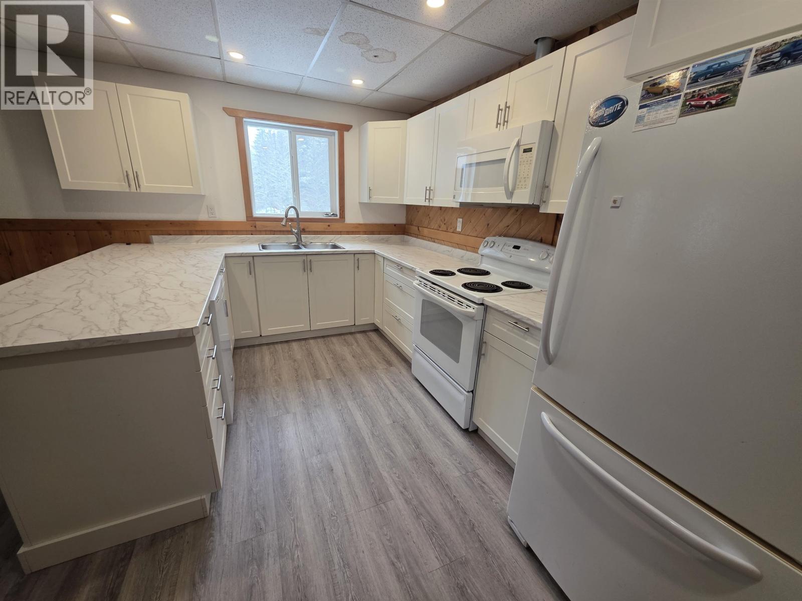 2421 KROYER STREET - 22