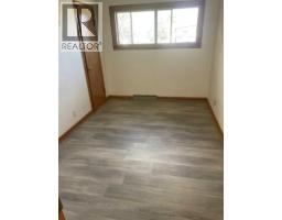 120 54 Avenue NW - photo 9