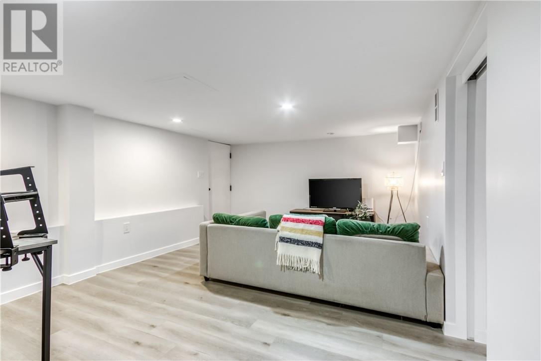 463 Albinson Street - 16